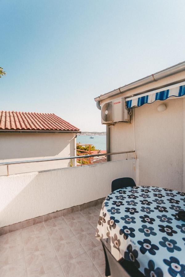 Apartmani Males Rogoznica  Exterior photo